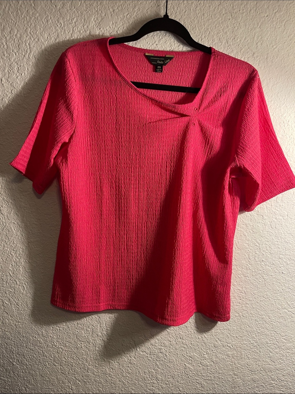 Daily Line Brand Pink Textured Short Sleeve Top Size M